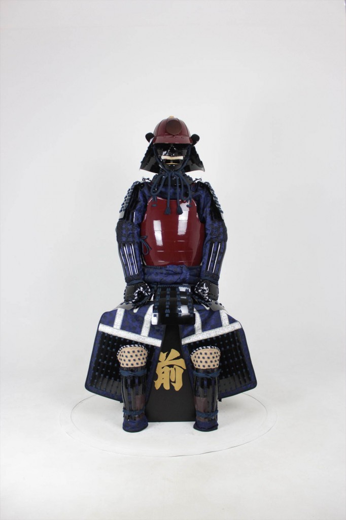 Red Armour with dark blue fabric-lacing濃紺糸威赤桶側二枚胴具足